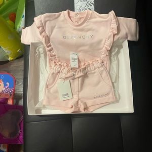 Givenchy Infant girl outfit never worn brand new